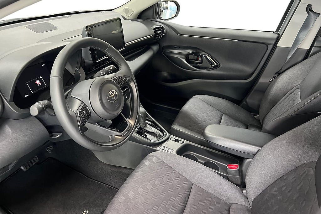 Vehicle Image 12