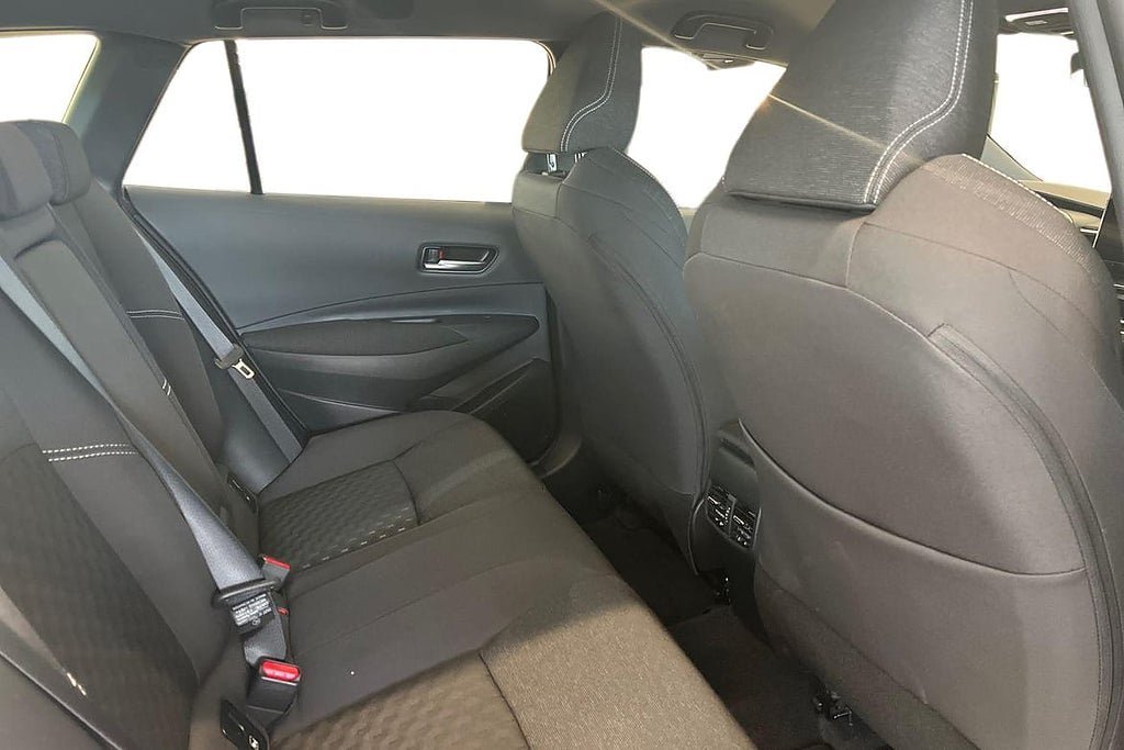 Vehicle Image 9
