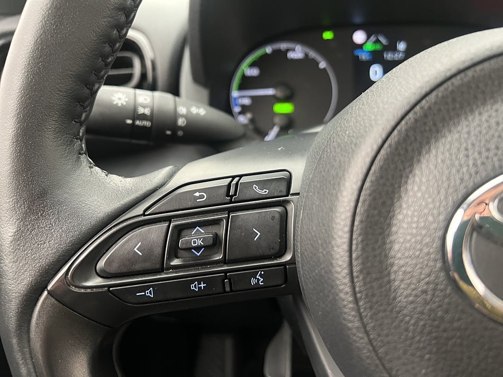 Vehicle Image 14