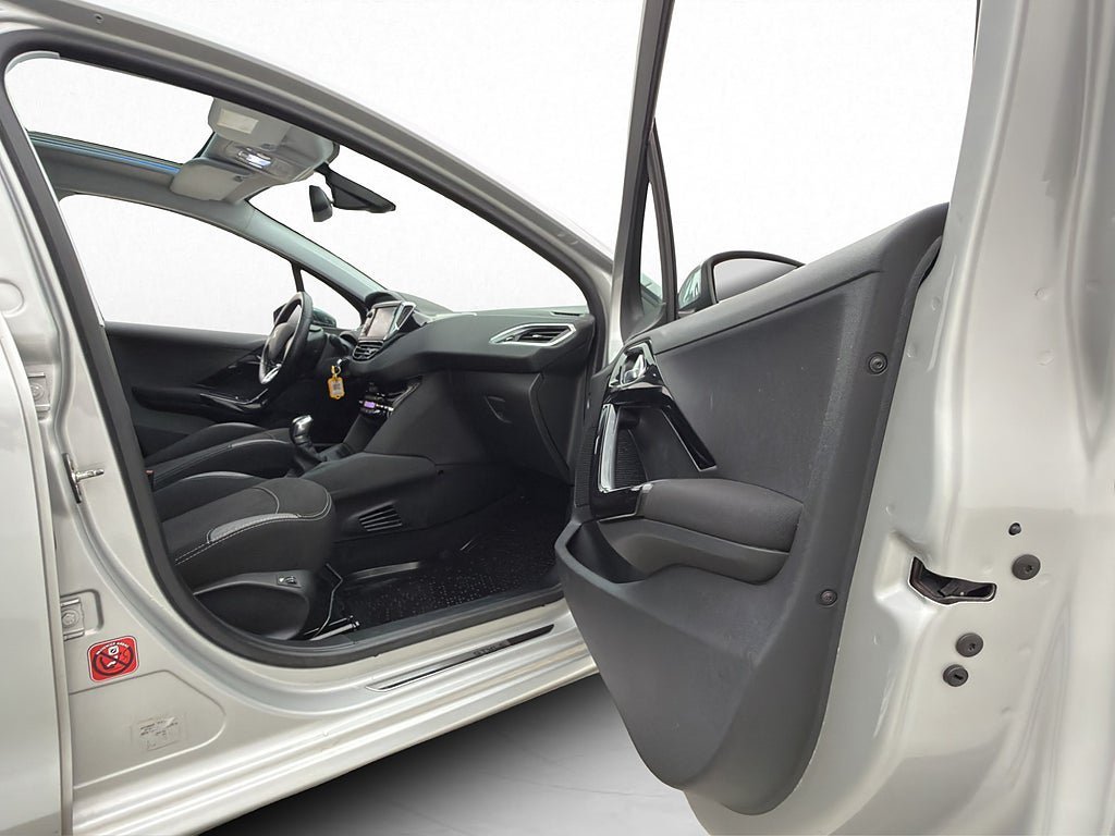 Vehicle Image 21