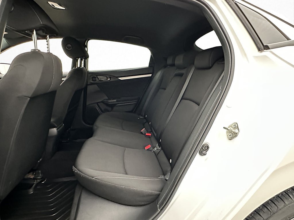 Vehicle Image 26
