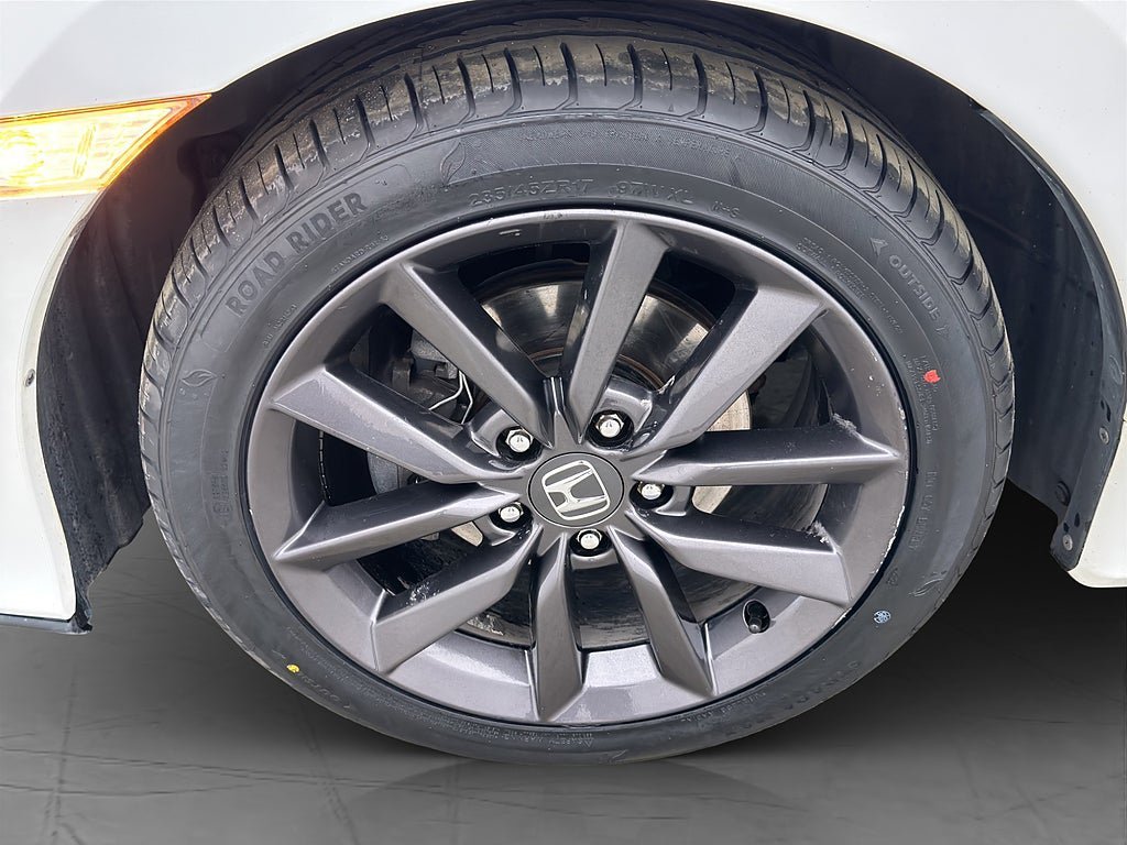 Vehicle Image 30