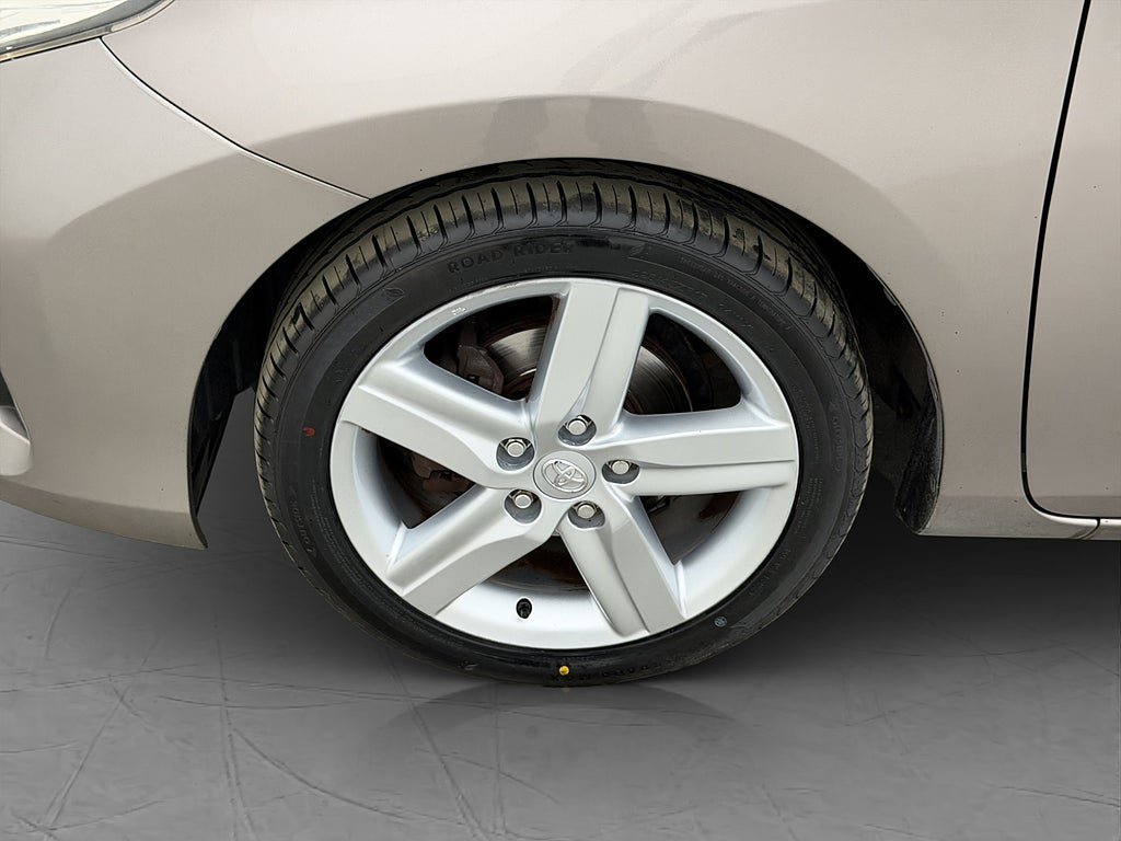 Vehicle Image 21