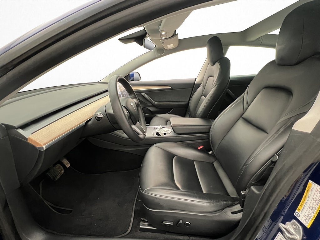 Vehicle Image 23