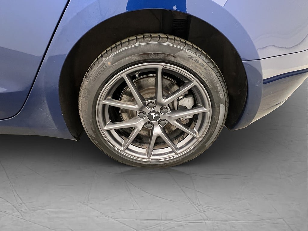 Vehicle Image 28