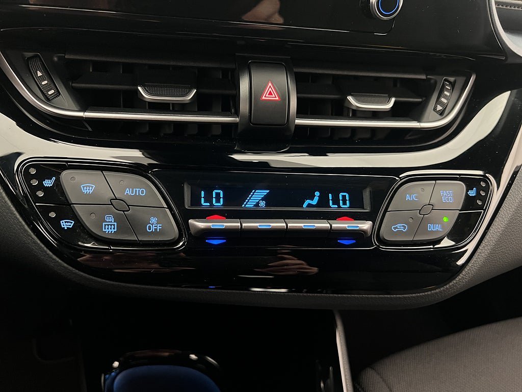 Vehicle Image 24