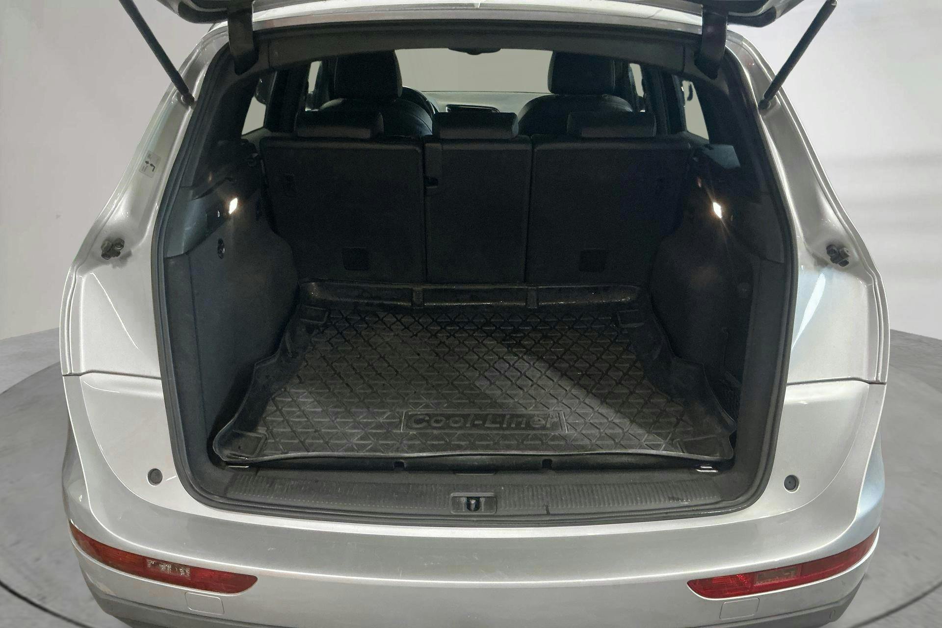 Vehicle Image 9