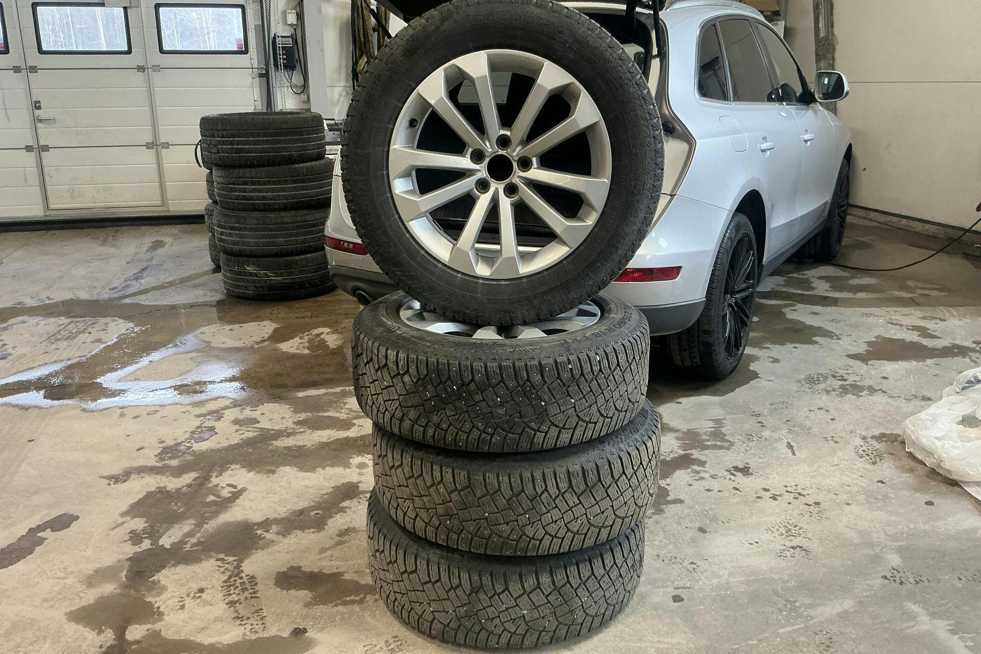 Vehicle Image 13