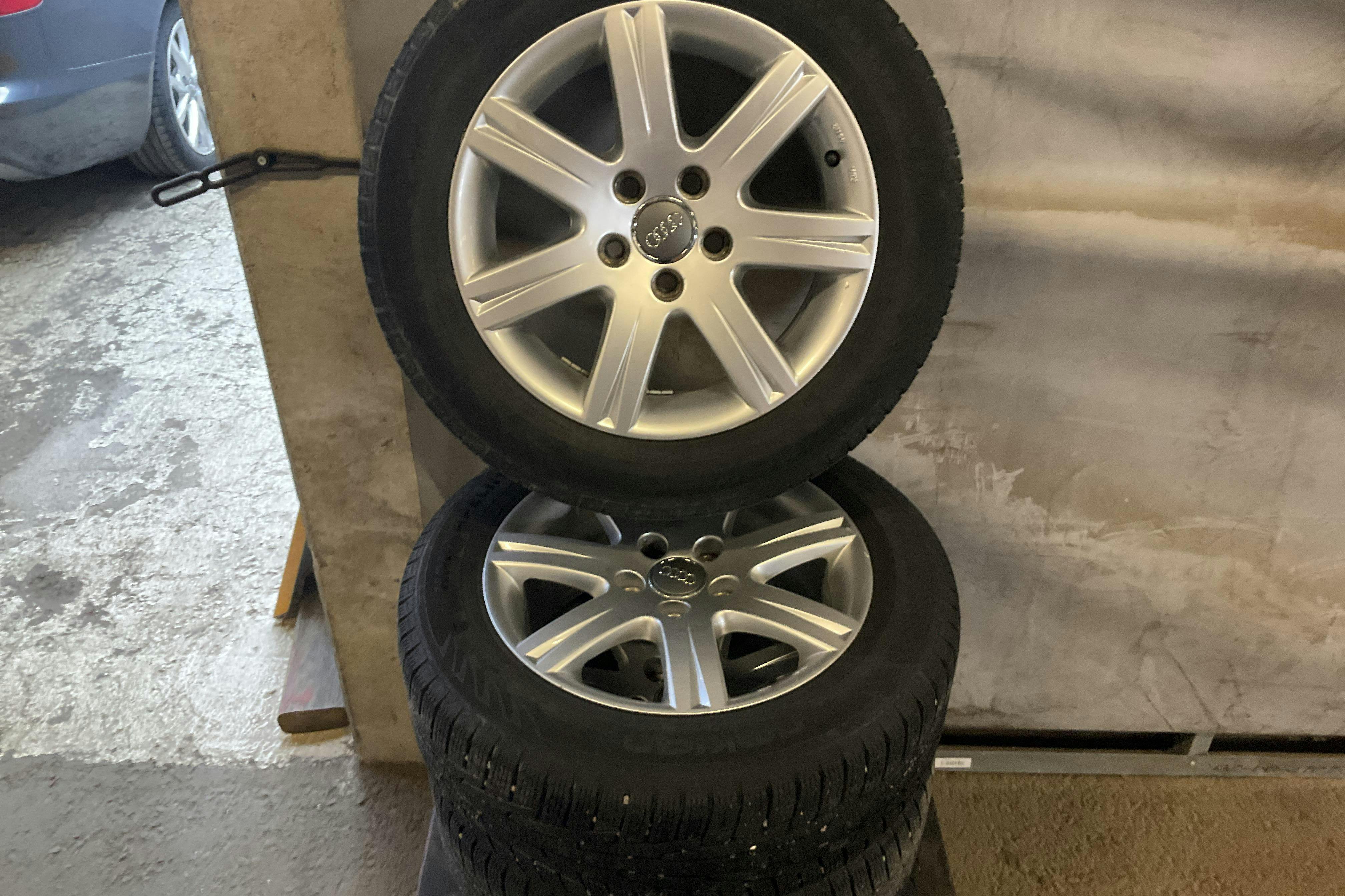 Vehicle Image 13
