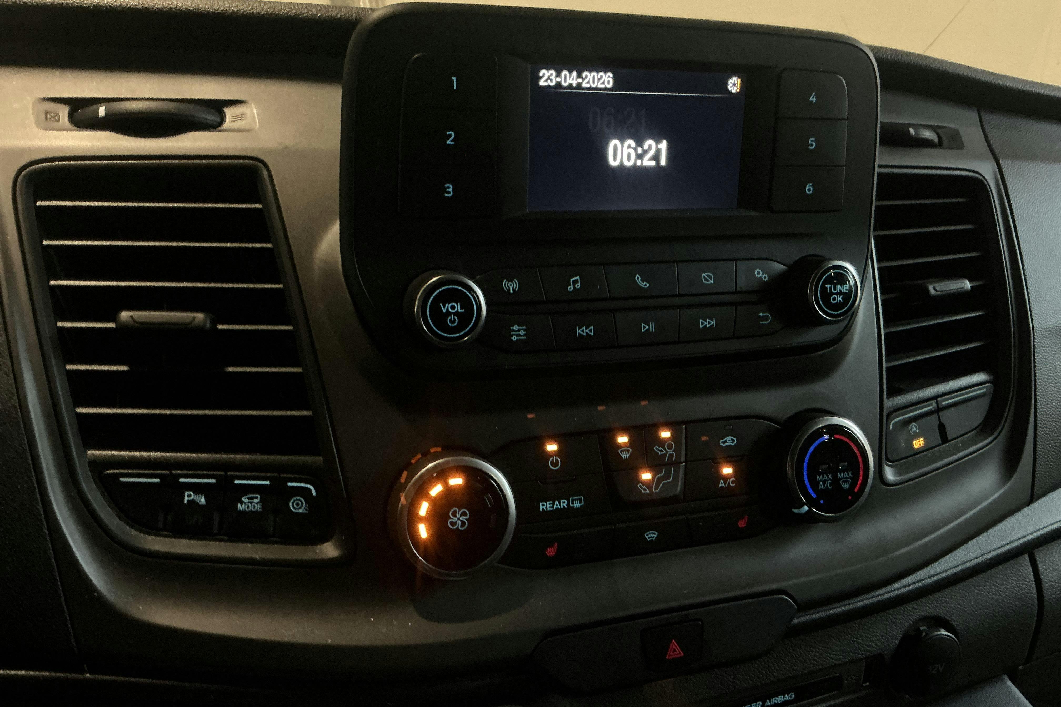 Vehicle Image 14