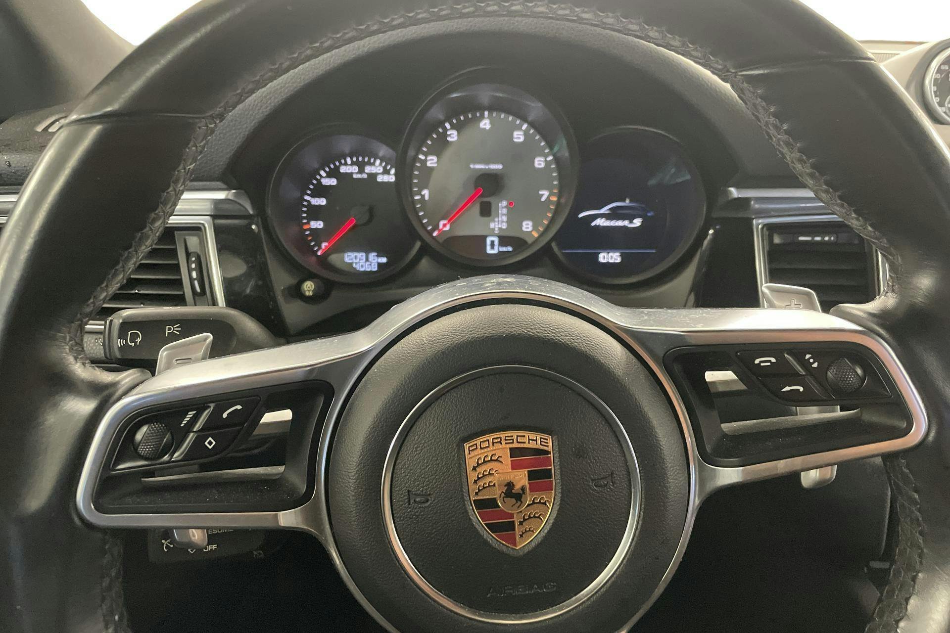 Vehicle Image 18