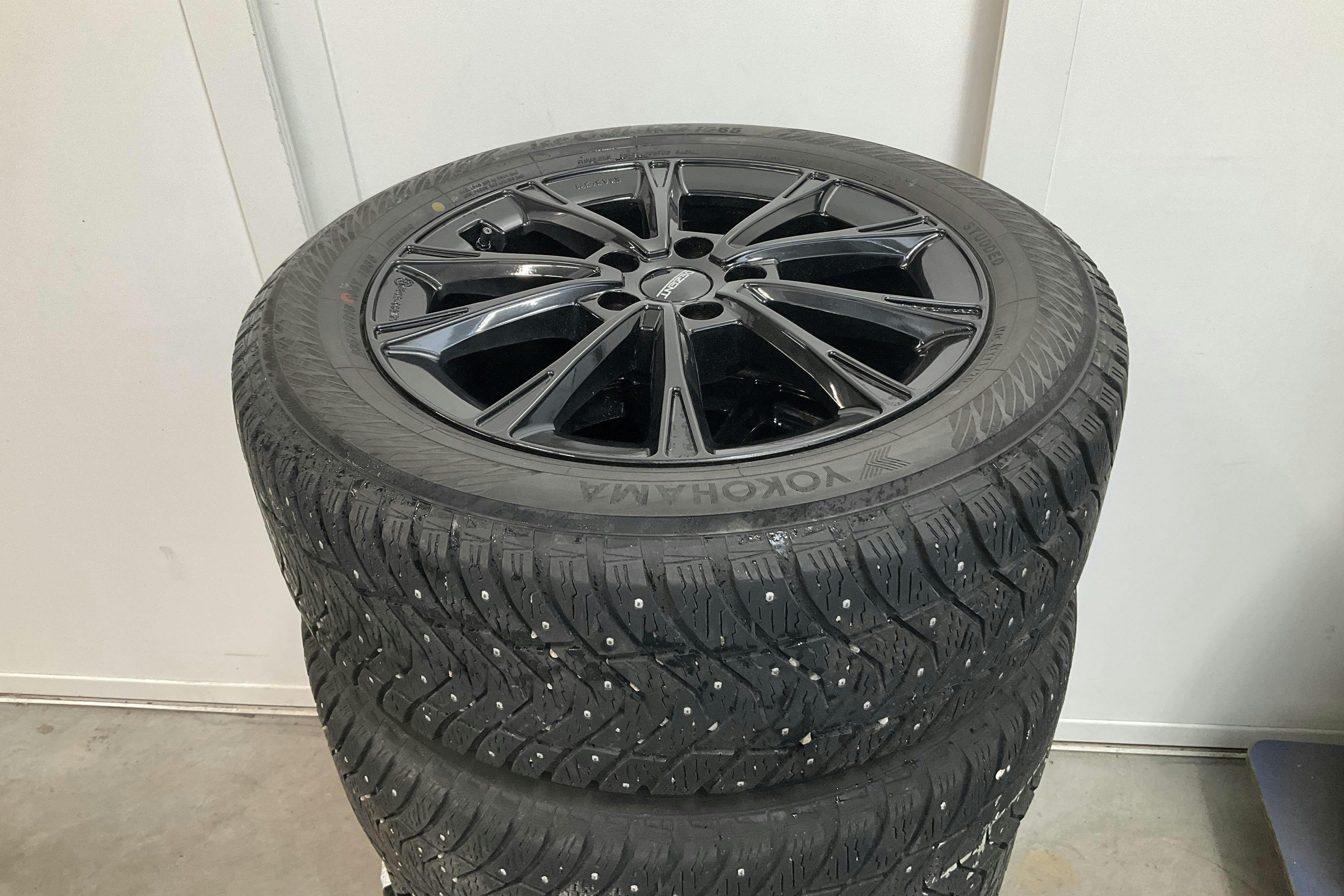 Vehicle Image 14