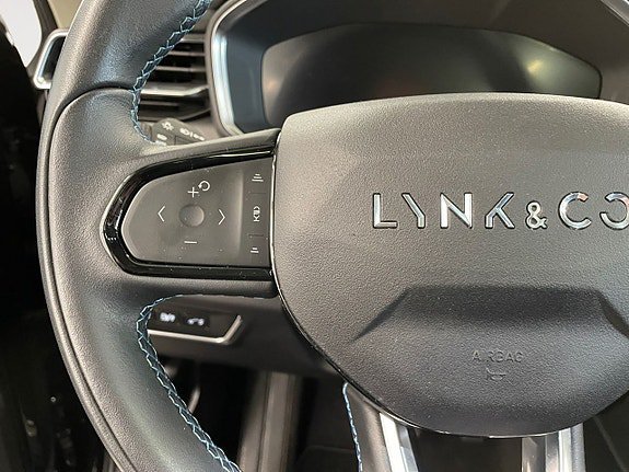 Vehicle Image 24