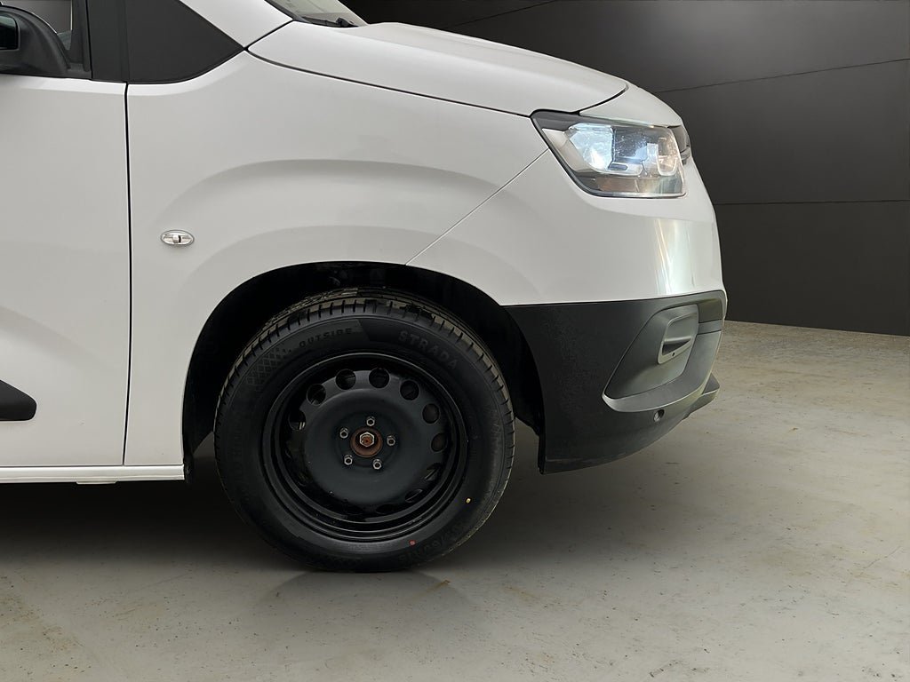 Vehicle Image 28