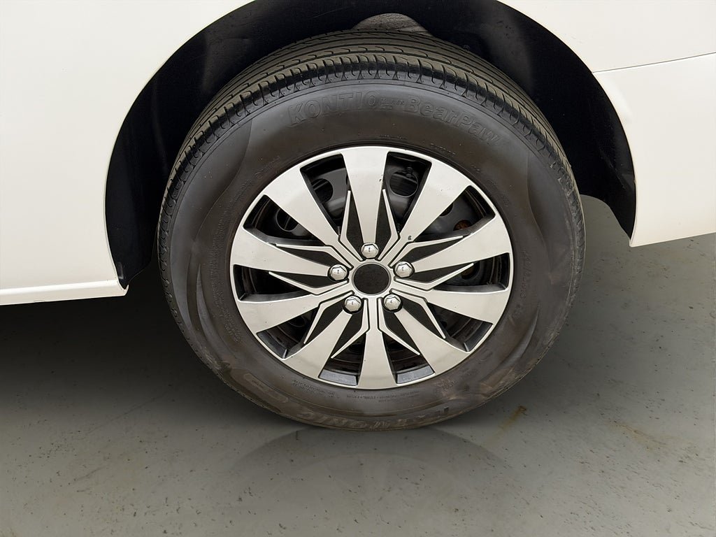 Vehicle Image 32