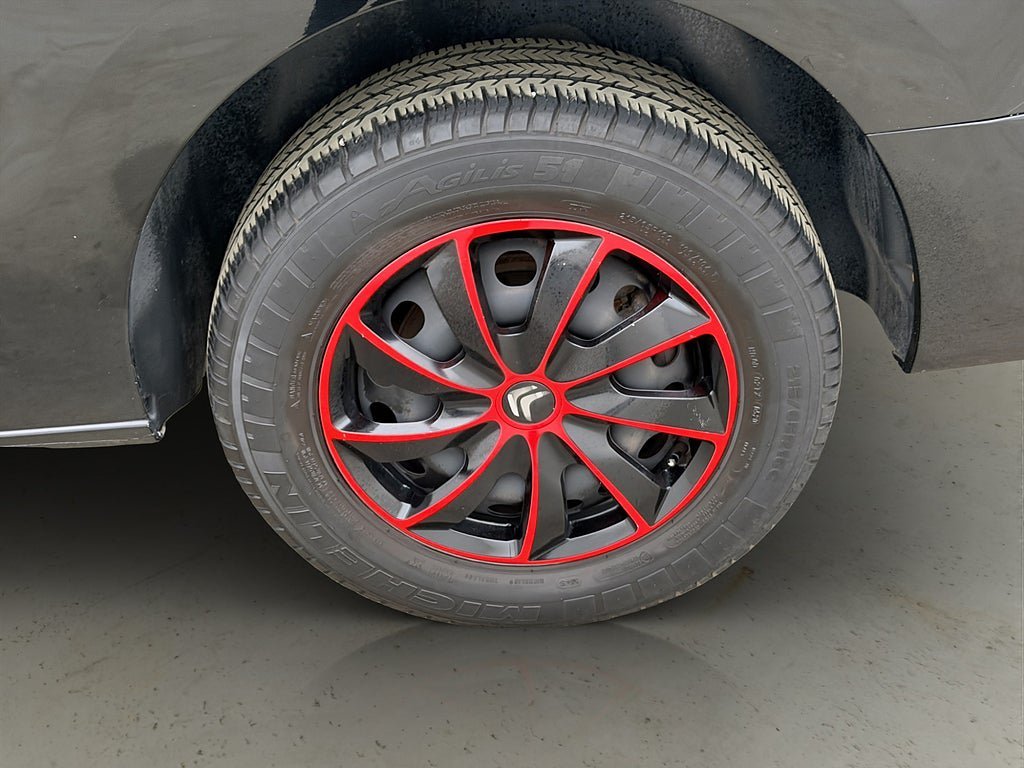 Vehicle Image 30