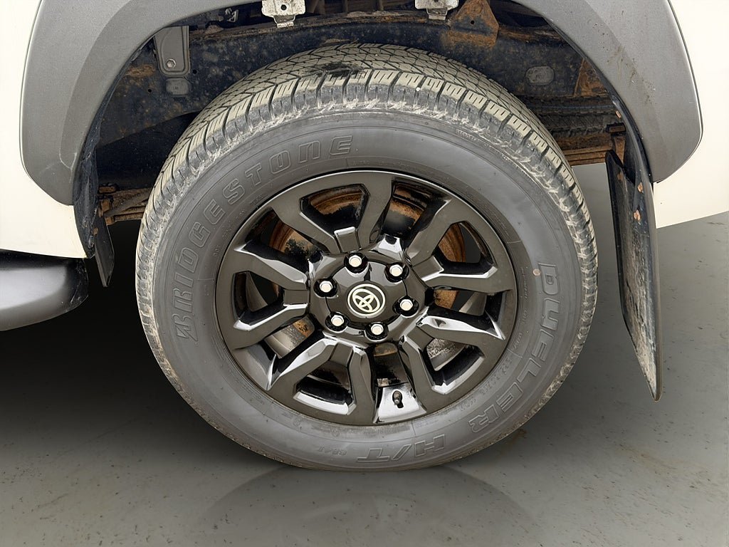Vehicle Image 35