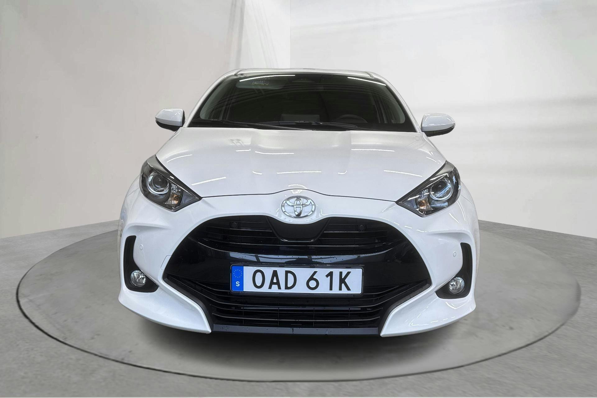 Vehicle Image 4