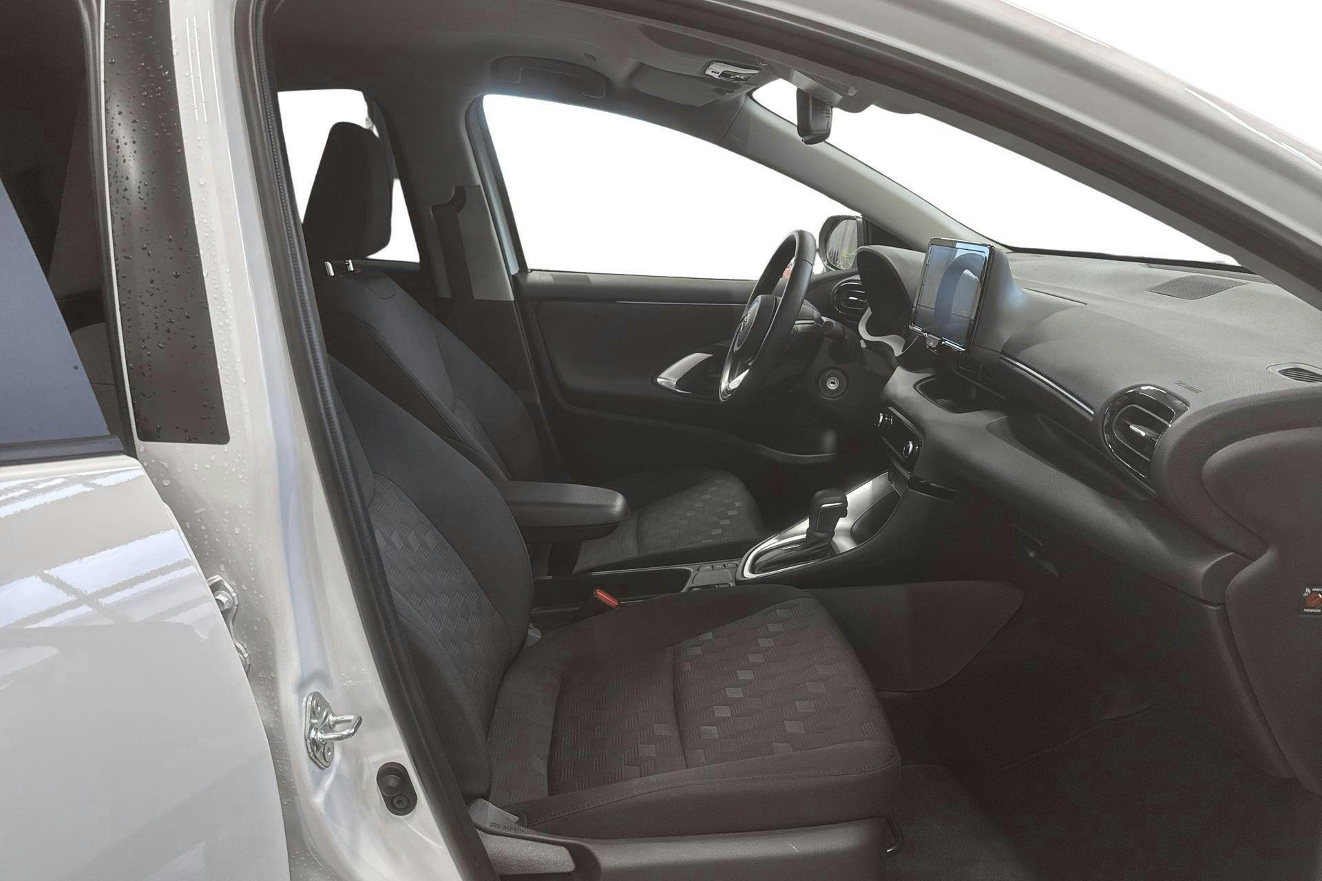 Vehicle Image 7
