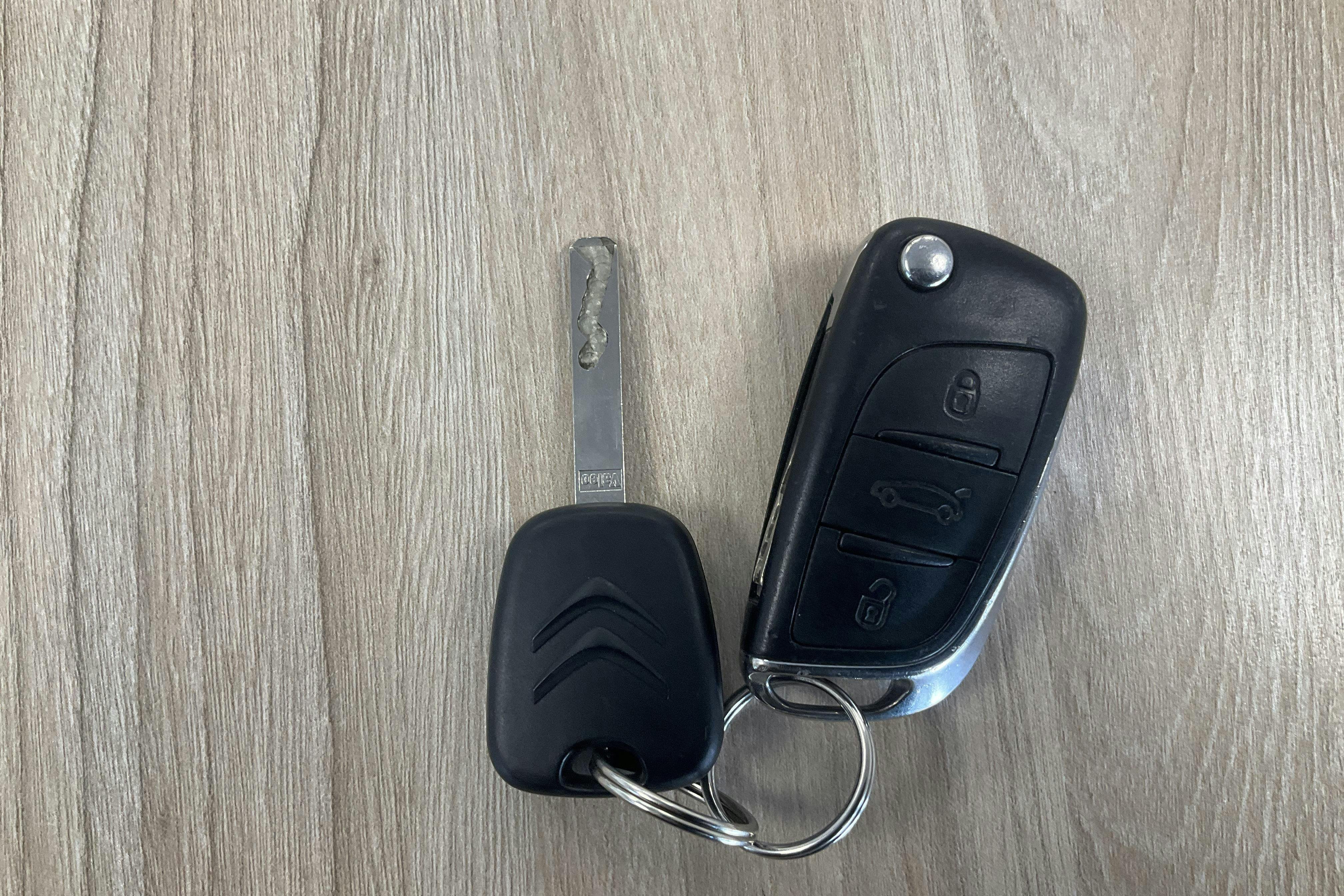 Vehicle Image 15