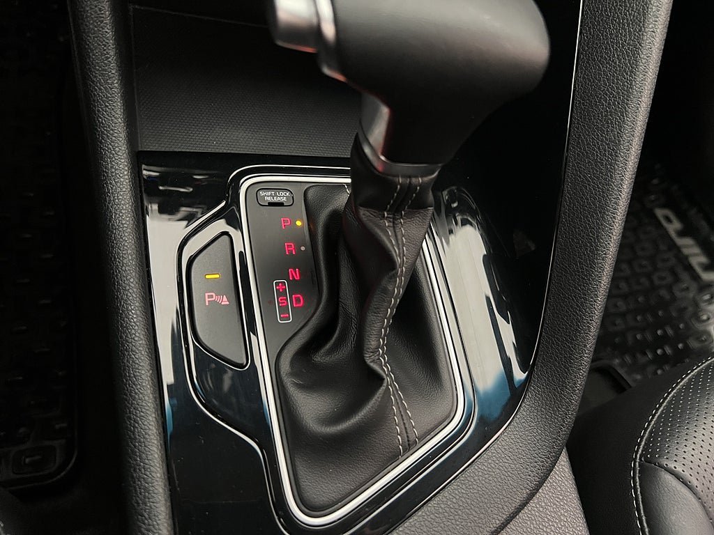 Vehicle Image 23