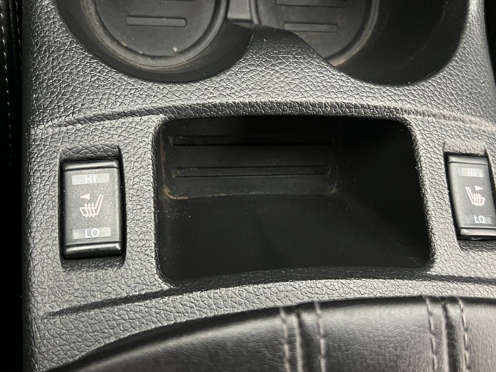 Vehicle Image 25