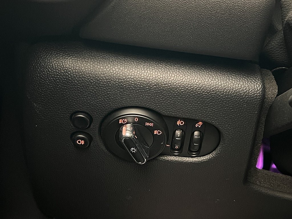 Vehicle Image 28
