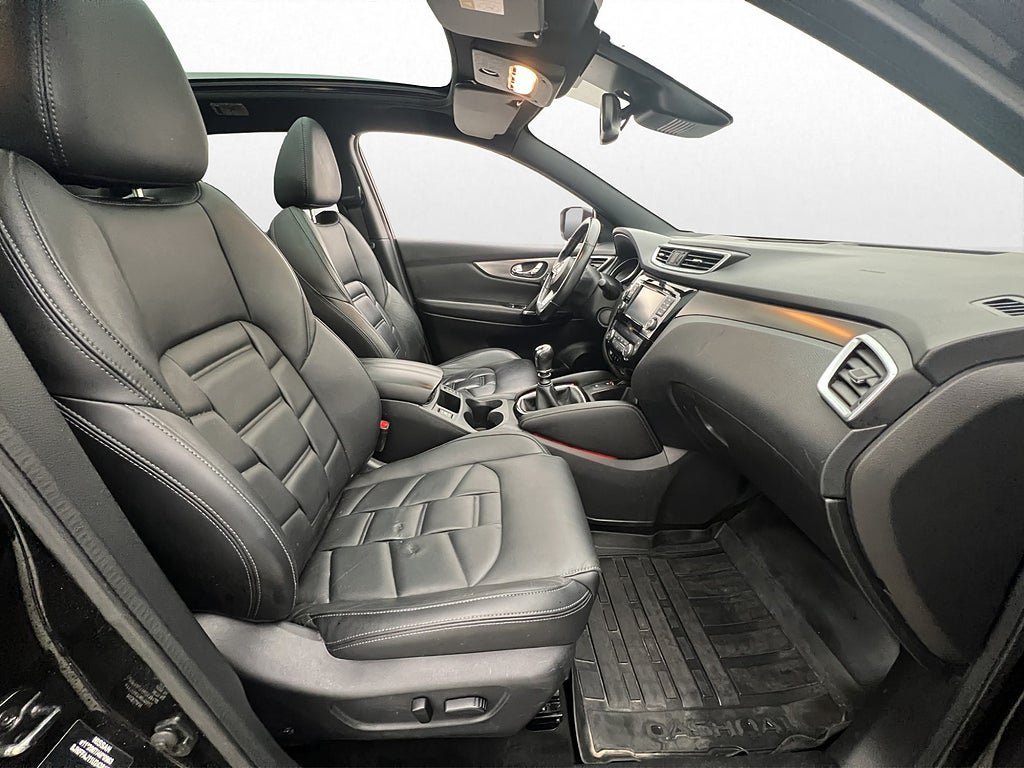 Vehicle Image 32