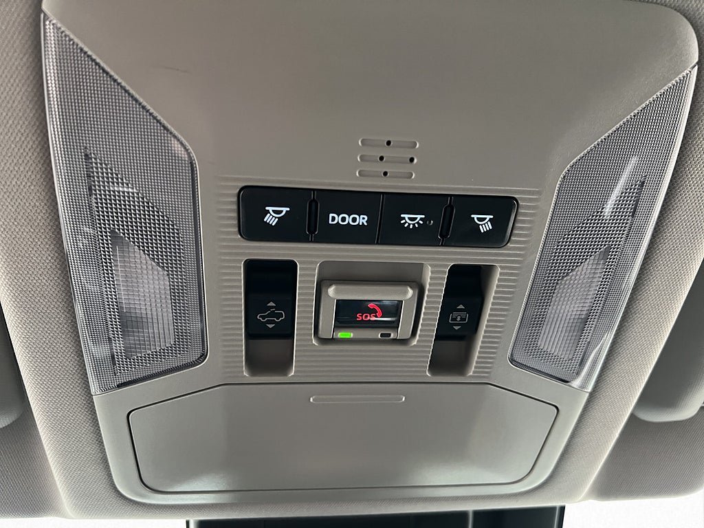 Vehicle Image 37