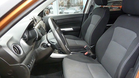 Vehicle Image 6
