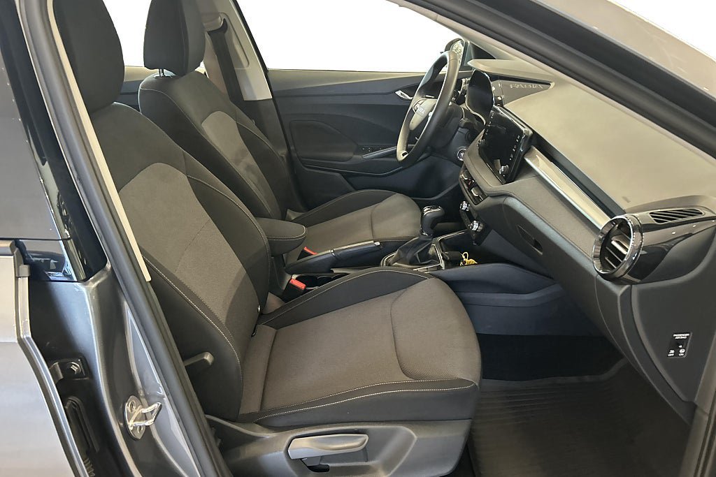 Vehicle Image 14