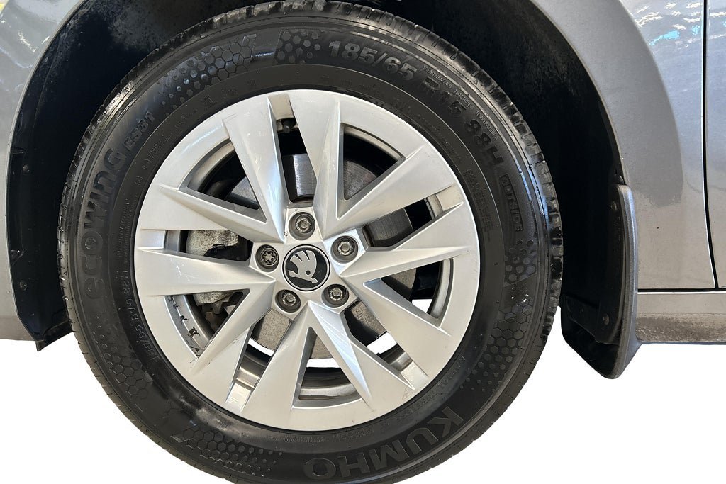 Vehicle Image 18