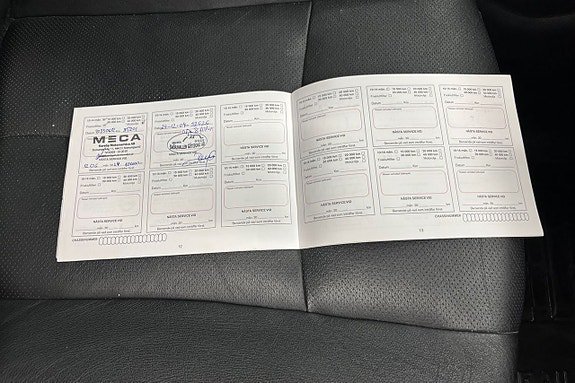 Vehicle Image 25