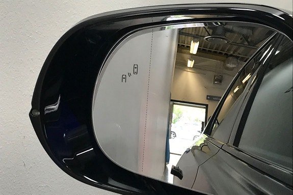 Vehicle Image 32