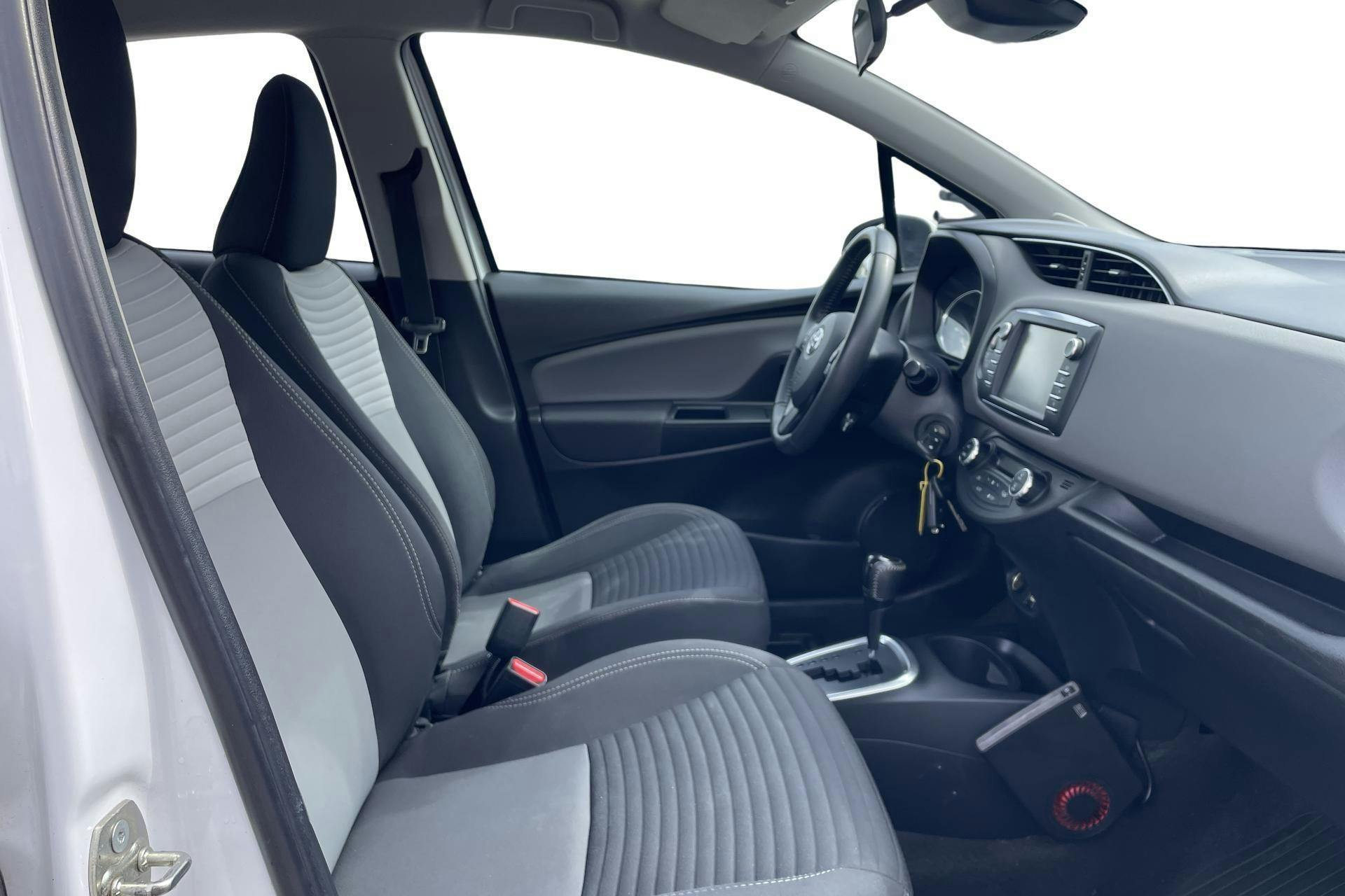 Vehicle Image 7