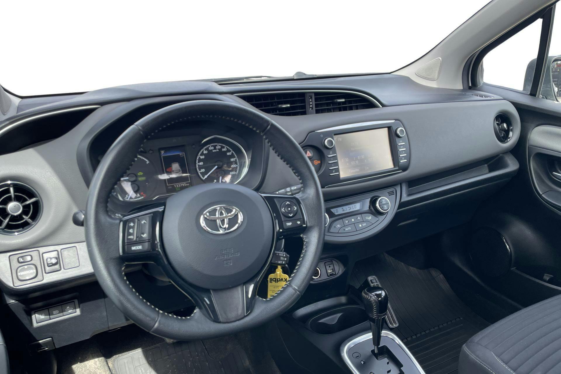 Vehicle Image 11