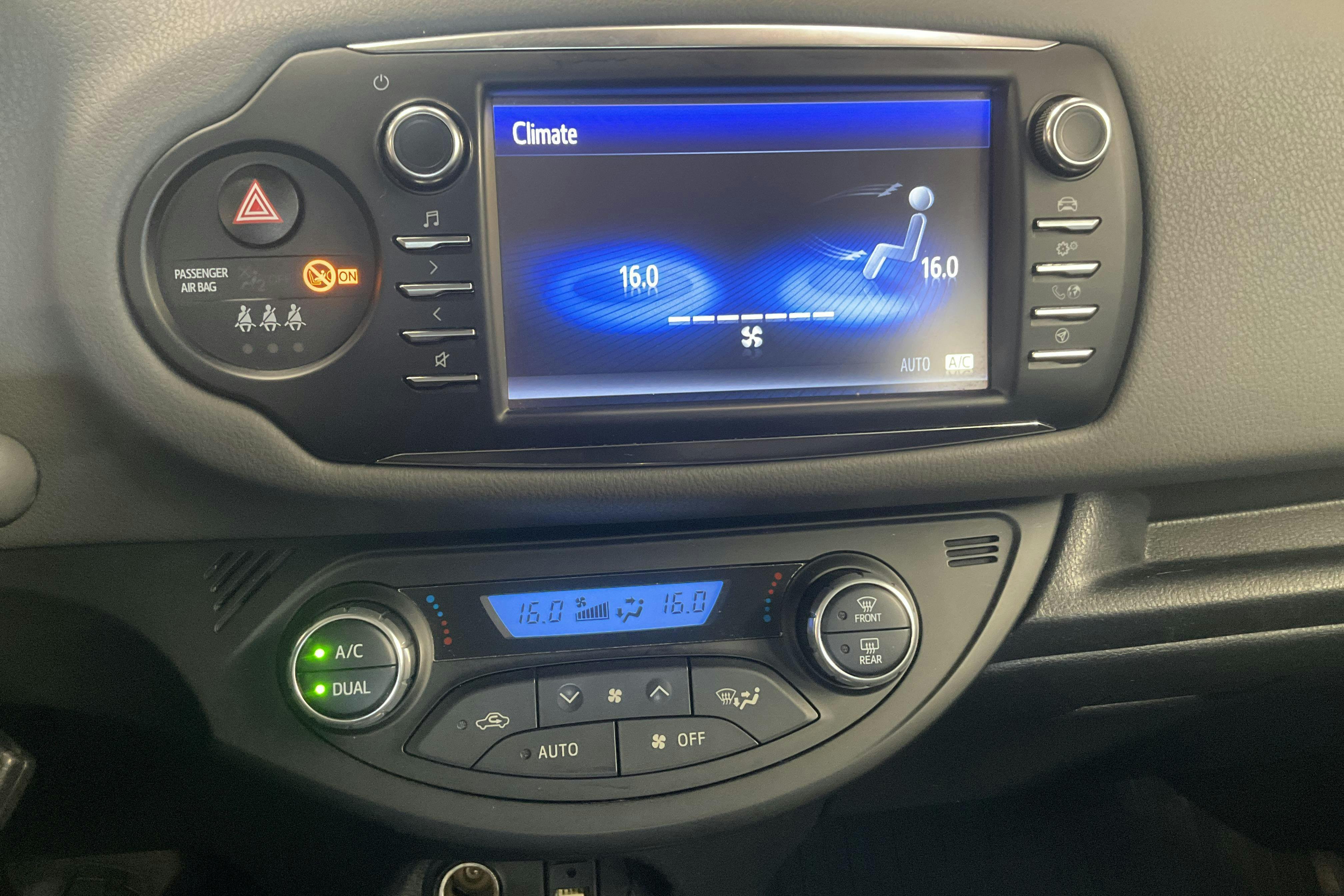 Vehicle Image 16