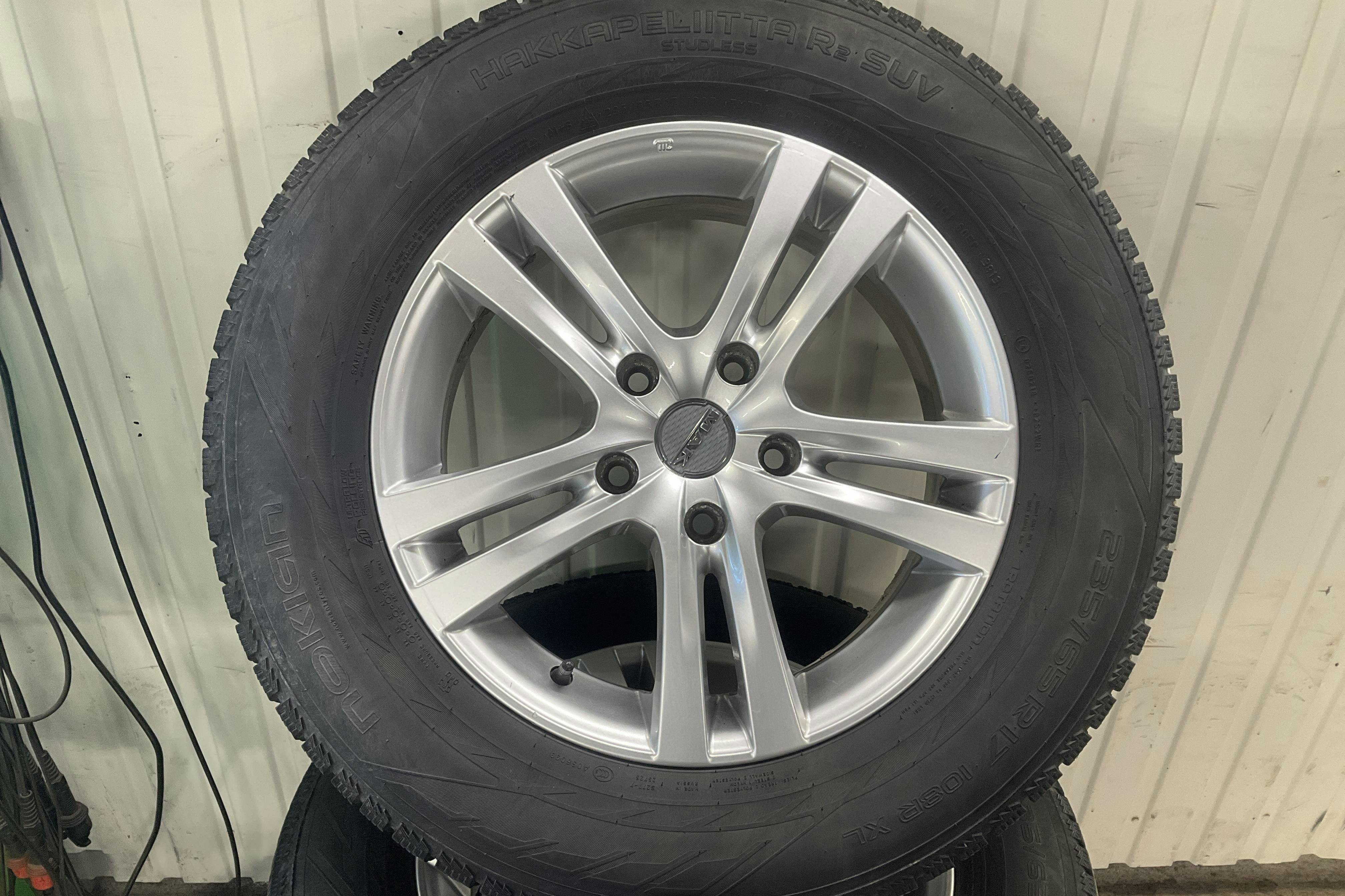 Vehicle Image 15