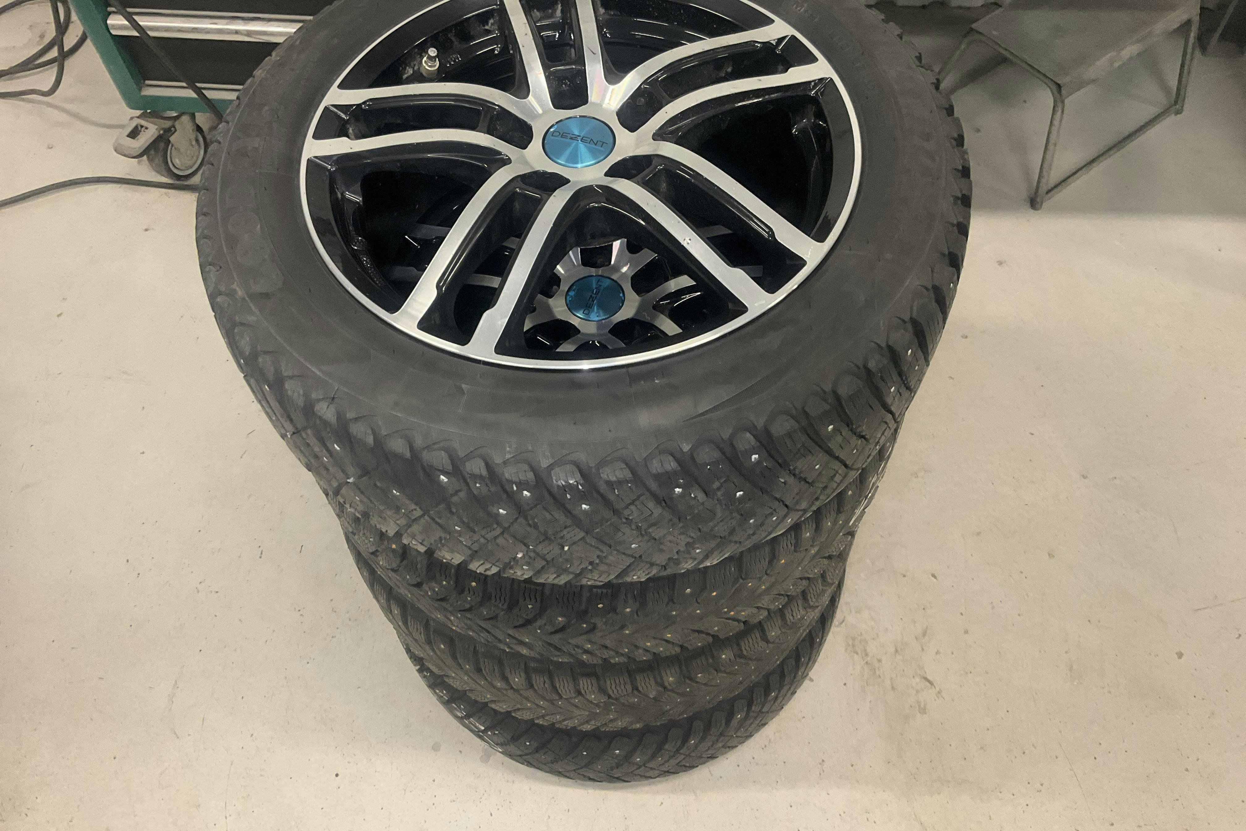 Vehicle Image 17