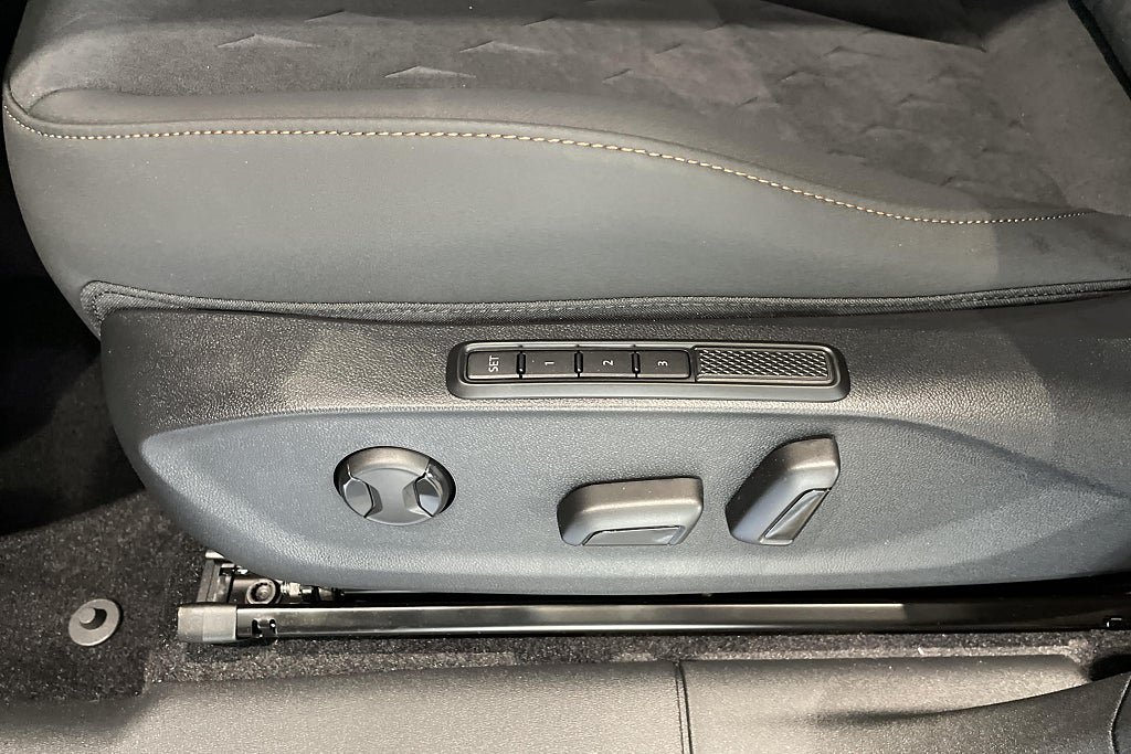 Vehicle Image 27