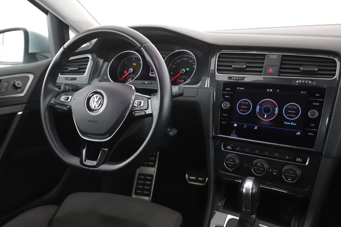 Vehicle Image 12