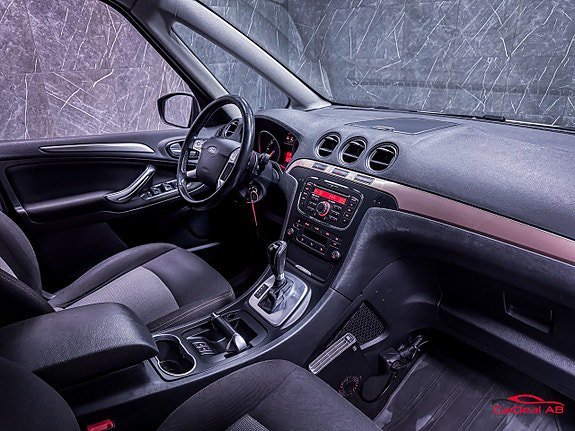 Vehicle Image 14
