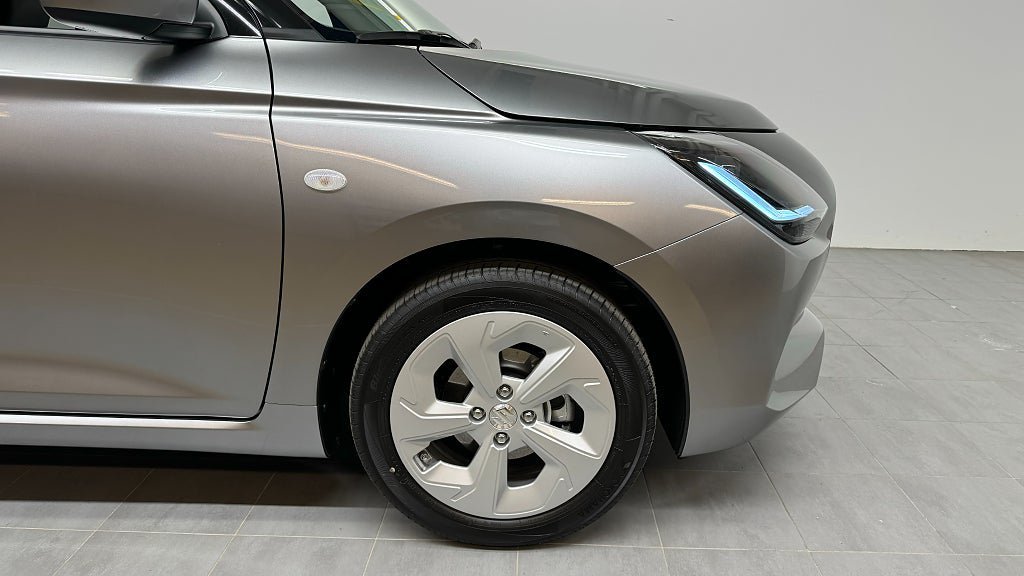Vehicle Image 21
