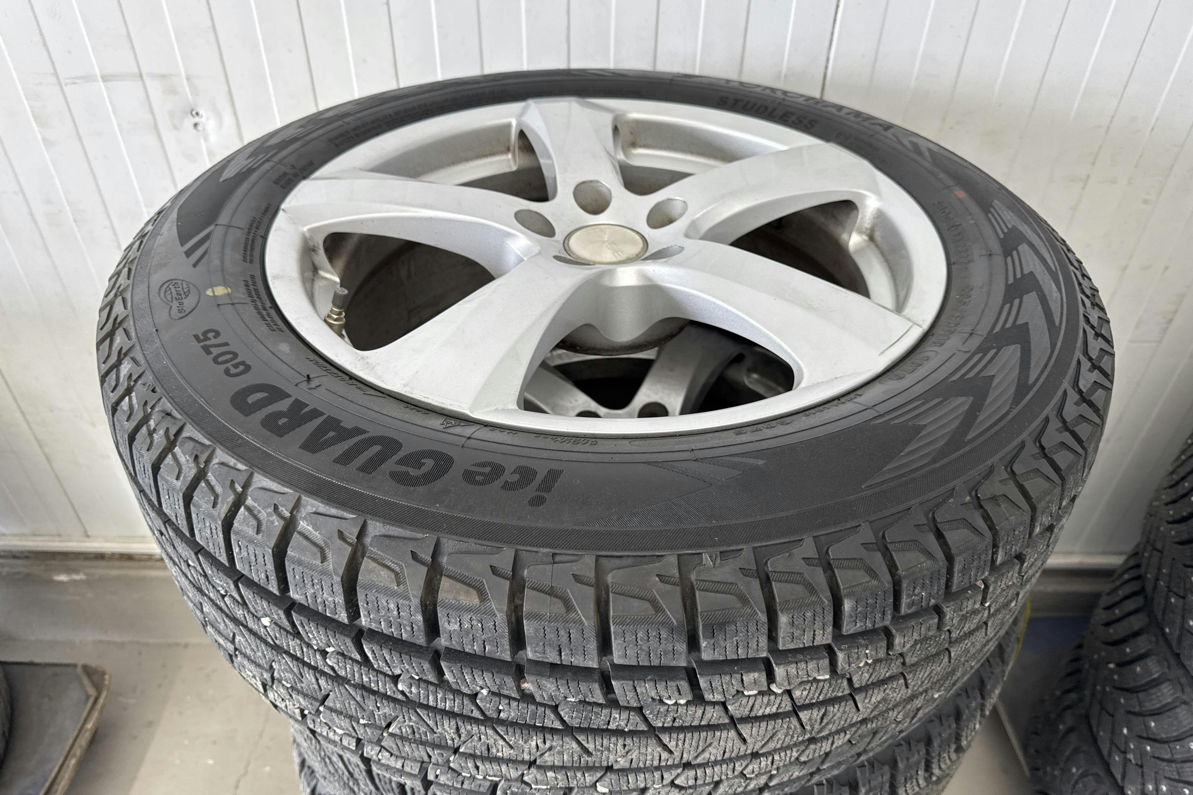 Vehicle Image 20