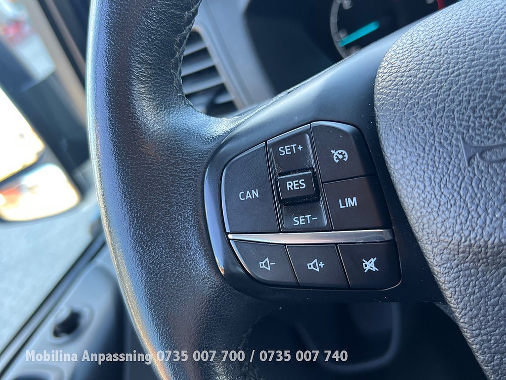 Vehicle Image 28
