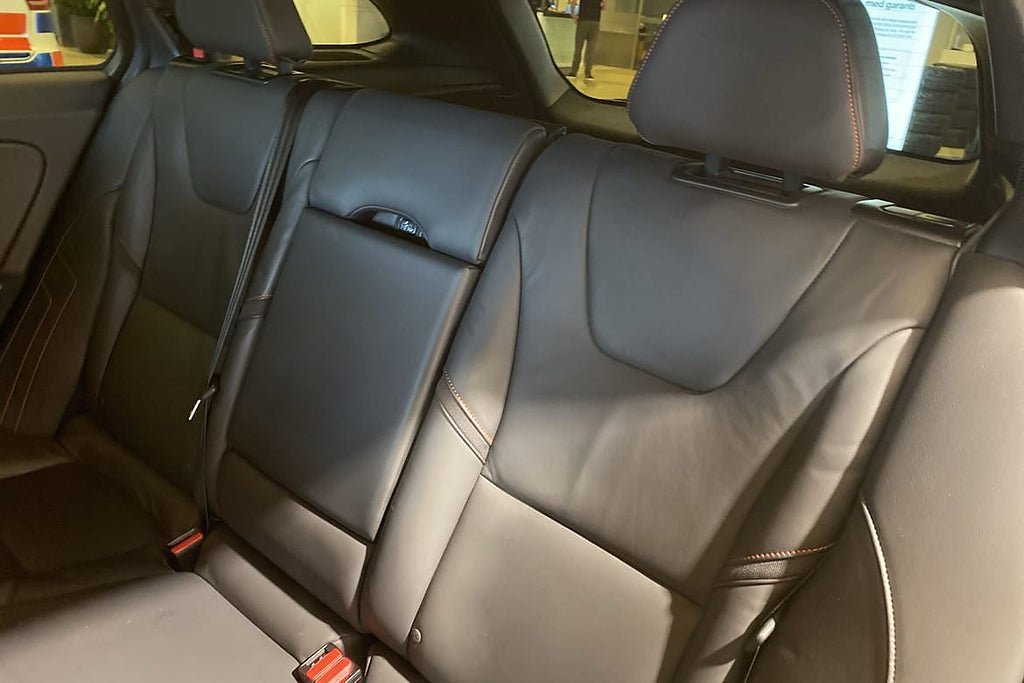 Vehicle Image 16