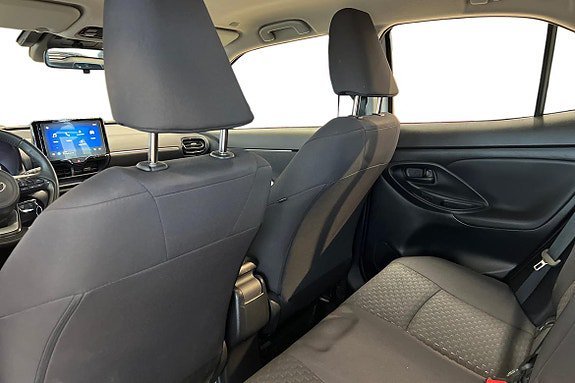 Vehicle Image 12