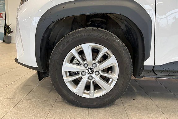 Vehicle Image 16