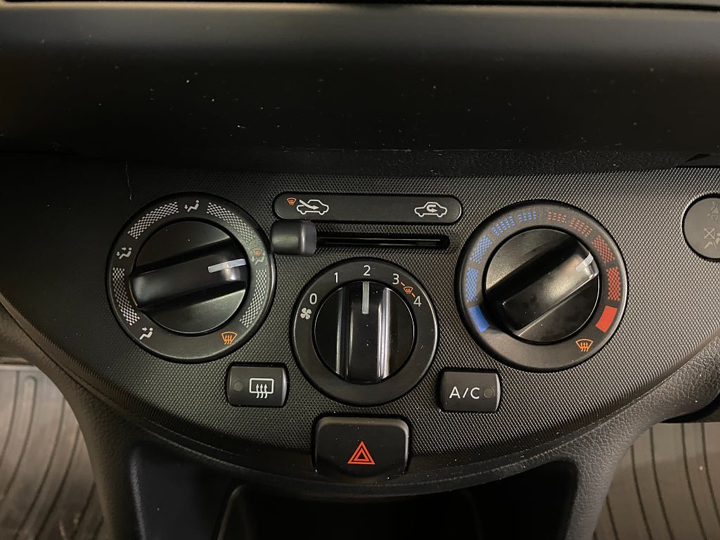 Vehicle Image 38