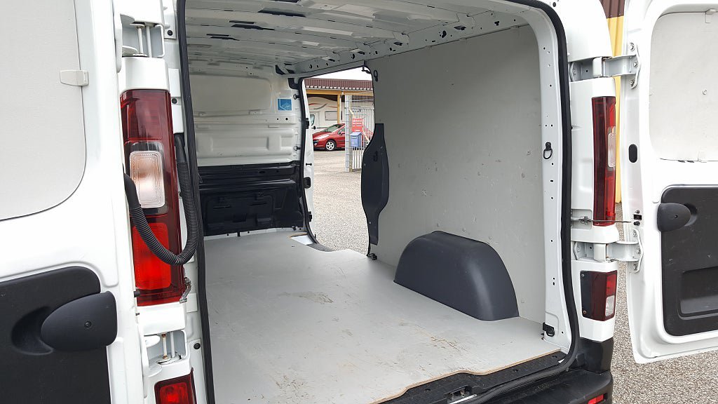 Vehicle Image 12